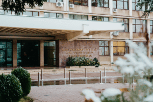صورة لجامعة تيميشوارا الغربية في رومانيا