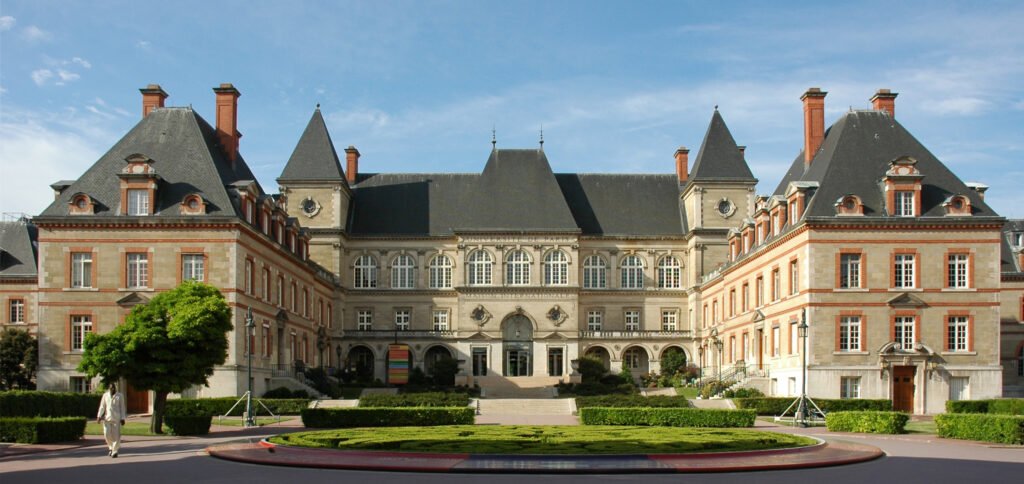 (Universite Sorbonne Paris Cite)