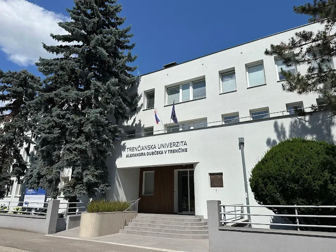 Trenčianska univerzita Alexandra Dubčeka v Trenčíne