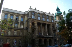 Eötvös Loránd University جامعة أوتفوش لوراند
