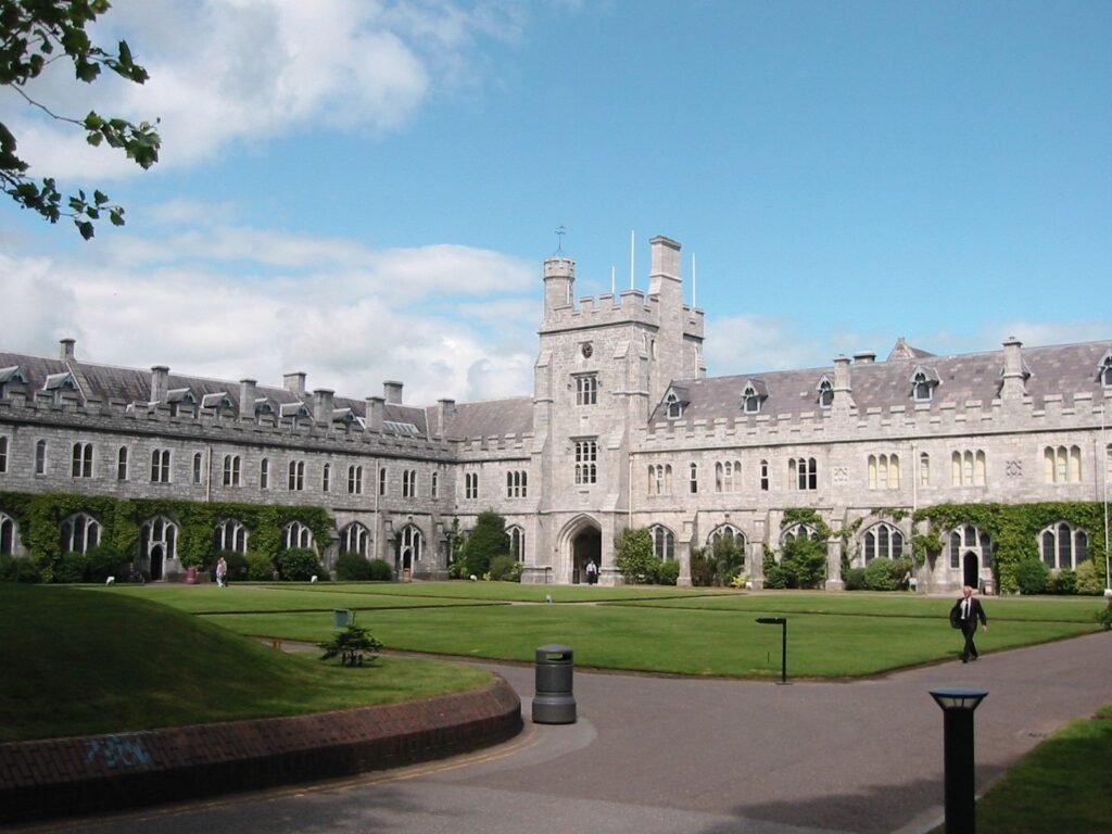 (University College Cork)