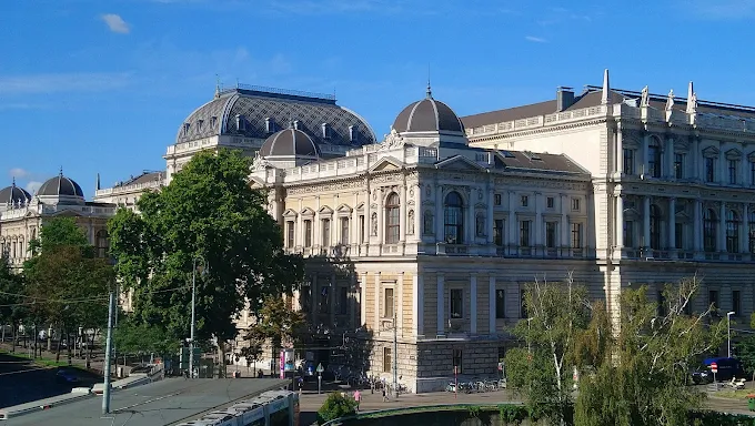 (University of Vienna)